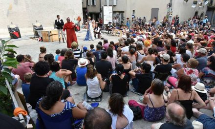 Le spectacle « Un pour tous, moi d’abord ! Coup de cœur du festival d’Aurillac 2017