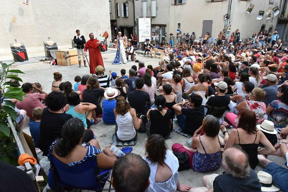 Le spectacle « Un pour tous, moi d’abord ! Coup de cœur du festival d’Aurillac 2017